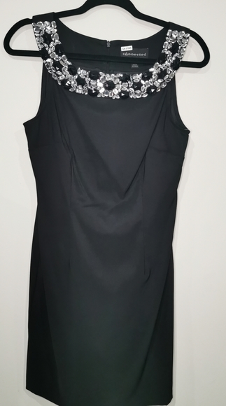 Elegant Black Dress with Crystals - Picture 1 of 4